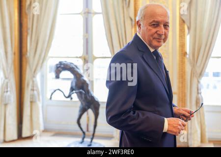 Paris, Frankreich. Januar 2024. © PHOTOPQR/LE PARISIEN/olivier corsan ; Paris ; 26/01/2024 ; Paris, Frankreich, le 26 janvier 2024. Laurent Fabius, Président du Conseil Constitutionnel, avec son Institution a censuré de nombreux articles de la loi Immigration qui étaient des cavaliers législatifs. Foto: LP/Olivier Corsan Paris, Frankreich, 26. januar 2024 Laurent Fabius, Präsident des Verfassungsrates. Die Institution zensierte zahlreiche Artikel des Einwanderungsgesetzes *** Local Caption *** LAURENT FABIUS Credit: MAXPPP/Alamy Live News Stockfoto