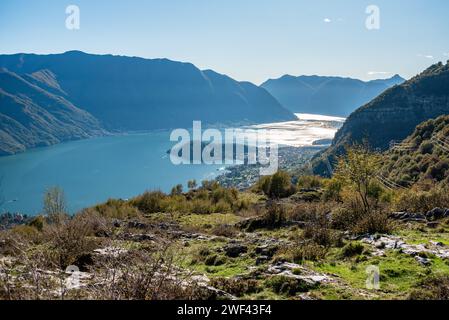 Herrlicher Blick auf den Comer See vom Monte Crocione, Italien Stockfoto