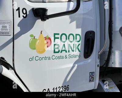 USA. März 2023. Logo für Food Bank der Countys Contra Costa und Solano auf einem Lkw in Lafayette, Kalifornien, 7. März 2023. (Foto: Smith Collection/Gado/SIPA USA) Credit: SIPA USA/Alamy Live News Stockfoto