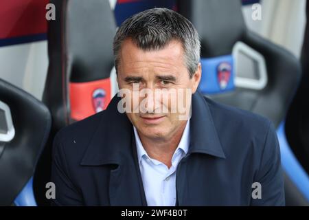 Thierry LARRET/MAXPPP. Fußball. Ligue 1 Uber Isst. Clermont Foot 63 gegen RC Straßburg. Stade Gabriel Montpied. Clermont-Ferrand (63) le 28 janvier 2024. président du Racing Club de Strasbourg Marc Keller Credit: MAXPPP/Alamy Live News Stockfoto