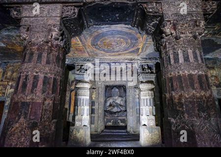 Ajanta, Indien - 19. Januar 2024: Die Ajanta Caves sind buddhistische Höhlendenkmäler in Ajanta, Aurangabad District, Maharashtra, Indien. Stockfoto