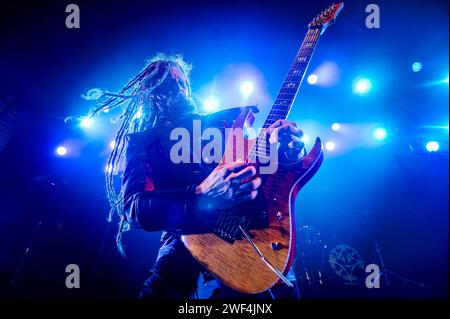 Kopenhagen, Dänemark. Januar 2024. Die schwedische Heavy-Metal-Band Avatar gibt ein Live-Konzert im Amager Bio in Kopenhagen. Hier wird Gitarrist Jonas Jarlsby live auf der Bühne gesehen. (Foto: Gonzales Photo/Alamy Live News Stockfoto