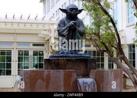 San Francisco, Kalifornien: YODA Fountain. Brunnen mit einer Bronzestatue der Star Wars Figur Yoda, installiert in den Lucasfilm Büros Stockfoto
