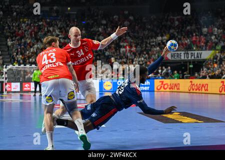 Köln, Deutschland. Januar 2024. Dika Mem (Frankreich) im Finale des Menâ&#x80;&#x99;s EHF Euro 2024 zwischen Frankreich und Dänemark in der Lanxess Arena, Köln, Deutschland Credit: Independent Photo Agency/Alamy Live News Stockfoto