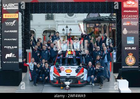 Gap, Fürstentum Monaco. Januar 2024. Feiert Das Finalpodium Monaco, Während Der Fia-Rallye-Weltmeisterschaft Wrc Rallye Automobile Monte-Carlo 2024 28. Januar Gap, Frankreich Credit: Independent Photo Agency/Alamy Live News Stockfoto