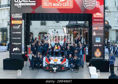 Gap, Fürstentum Monaco. Januar 2024. Feiert Das Finalpodium Monaco, Während Der Fia-Rallye-Weltmeisterschaft Wrc Rallye Automobile Monte-Carlo 2024 28. Januar Gap, Frankreich Credit: Independent Photo Agency/Alamy Live News Stockfoto