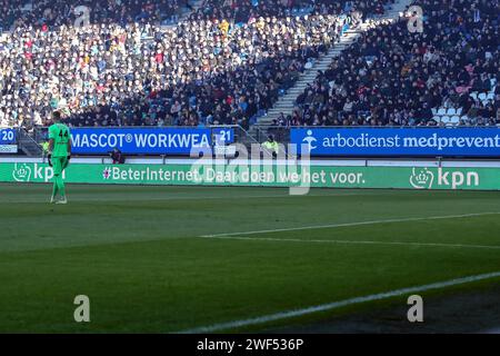 Heerenveen, Niederlande. Januar 2024. HEERENVEEN, NIEDERLANDE - 28. JANUAR: Das geführte Boarding zeigt eine KPN-Anzeige während des niederländischen Eredivisie-Spiels zwischen SC Heerenveen und AZ Alkmaar im Abe Lenstra Stadion am 28. Januar 2024 in Heerenveen, Niederlande. (Foto: Pieter van der Woude/Orange Pictures) Credit: dpa/Alamy Live News Stockfoto