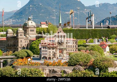 Melide, Tessin, Schweiz - 25. September 2014: Swissminiatur ist ein Schweizer Miniaturpark in Melide am Ufer des Luganer Sees. Stockfoto