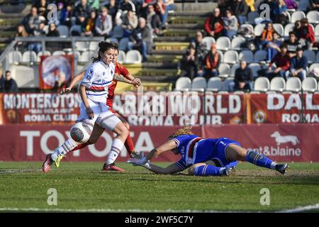 Aurora de Rita 14 und Amanda Tampieri 1 während des 14. Tages der Serie A Frauen-Meisterschaft zwischen A. S. Roma und U.C. Sampdoria, 27. Januar 2024 im Tre Fontane Stadium in Rom Stockfoto