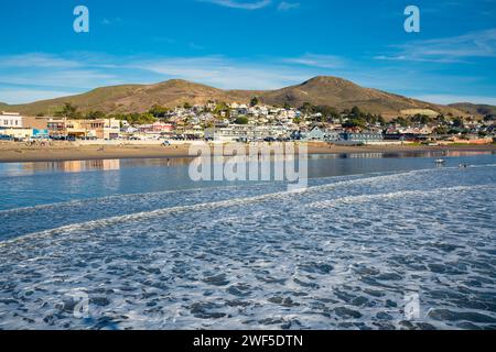 Cayucos State Beach liegt direkt am Ufer in der Stadt Cayucos, an der Zentralküste von Kalifornien Stockfoto