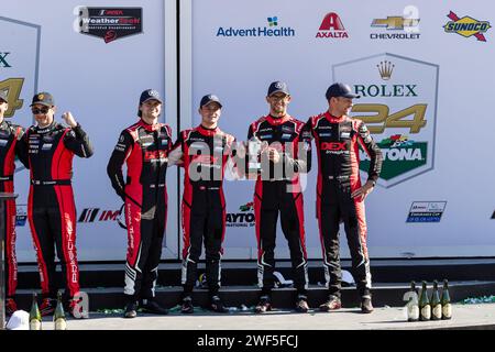 Daytona Beach, USA. Januar 2024. BUTTON Jenson (gbr), Wayne Taylor Racing mit Andretti, Acura ARX-06, Porträt, TAYLOR Jordan (usa), Wayne TAYLOR Racing mit Andretti, Acura ARX-06, Porträt, DELETRAZ Louis (che), Wayne Taylor Racing mit Andretti, Acura ARX-06, Porträt, HERTA Colton (usa) Porträt während der Rolex 24 in Daytona, 1. Runde der IMSA WeatherTech Sportscar Championship 2024, vom 23. bis 28. Januar 2024 auf dem Daytona International Speedway in Daytona Beach, Florida, USA - Foto Javier Jimenez/DPPI Stockfoto