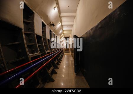 Tunnel bei Bunker 42 unter Moskau, unterirdische Anti-Nuklear-Verteidigungsanlage. Stockfoto