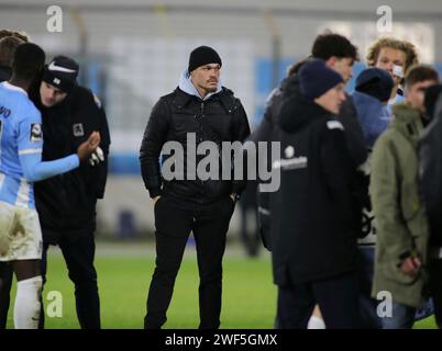 München, Deutschland 28. Januar 2024: Fussball, Herren, 3.Liga, Saison 2023/2024, TSV 1860 München - SV Sandhausen, Grünwalder Stadion Joel Zwarts (TSV 1860 München) in Zivil DFB-Vorschriften verbieten jede Verwendung von Fotografien als Bildsequenzen und/oder Quasi-Video Stockfoto