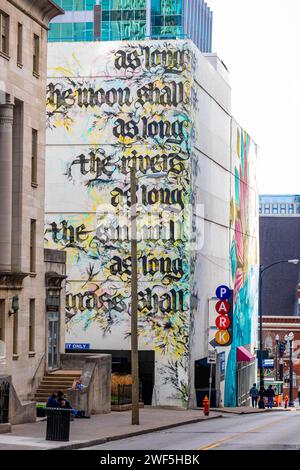 Nashville, TN, USA - 24.12.2023: Nashville Downtown Walls Projekt Graffiti Moderne Kunst Gebäude Stockfoto