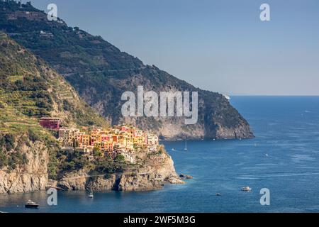 Manarola, Italien - 2. August 2023: Das malerische Küstendorf Manarola, Cinque Terre, Italien Stockfoto