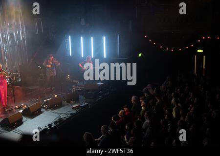 Glasgow Schottland. 21. Januar 2024. Kinnaris Quintet, schottische Folk-Band, trat im Old Fruitmarket bei Celtic Connections 2024 auf. Foto Pauline Keightley/Alamy. Stockfoto