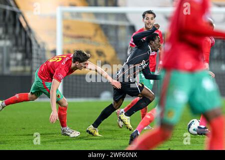 Oostende, Belgien. Januar 2024. Mamadou Kone (20) von KMSK Deinze, dargestellt während eines Fußballspiels zwischen KV Oostende und KMSK Deinze19. Spieltag in der Challenger Pro League 2023-2024 am Sonntag, den 28. Januar 2024 in Oostende, Belgien. Quelle: Sportpix/Alamy Live News Stockfoto