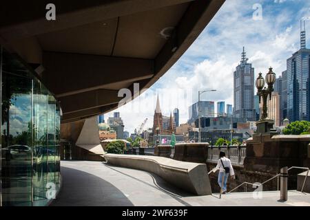 Skyline von Melbourne, vom Hamer Hall Arts Centre, Victoria, Australien Stockfoto