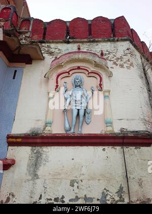Januar 2024, Pune, Indien - Parvati-Tempel, einer der malerischsten Orte in Pune. Der Tempel ist das älteste denkmalgeschützte Bauwerk in Pune und wurde erbaut Stockfoto