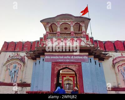 Januar 2024, Pune, Indien - Parvati-Tempel, einer der malerischsten Orte in Pune. Der Tempel ist das älteste denkmalgeschützte Bauwerk in Pune und wurde erbaut Stockfoto