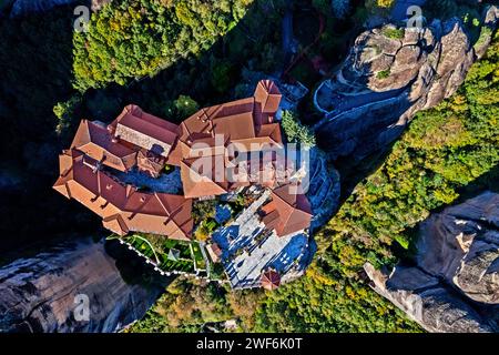 Aus der Vogelperspektive des Klosters Varlaam, Metera, Trikala, Thessalien, Griechenland. Stockfoto