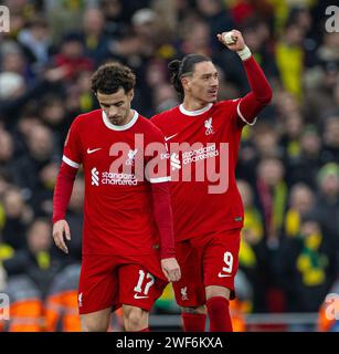 Liverpool. Januar 2024. Liverpool Darwin Nunez (R) feiert nach einem Treffer beim Fußballspiel der 4. Runde des FA Cup zwischen Liverpool FC und Norwich City FC in Liverpool, Großbritannien, 28. Januar 2024. Quelle: Xinhua/Alamy Live News Stockfoto