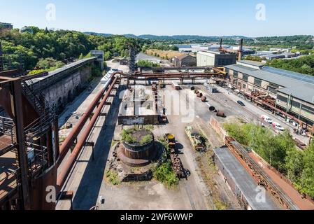 Hattingen – 9. August 2022: Henrichshutte, ein stillgelegtes Stahlwerk mit Hochofen. Heute ein Kulturerbe-Industriemuseum für Eisen und ste Stockfoto