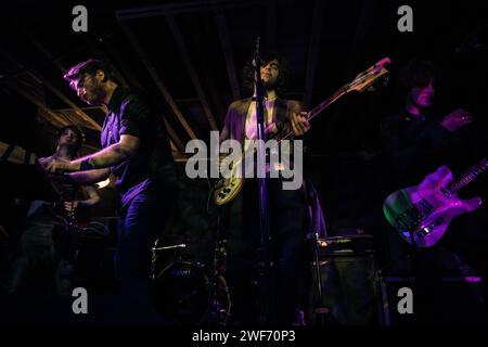 Meuterinnen spielen live in der Kraak Gallery, Manchester am 7. März 2014 Stockfoto