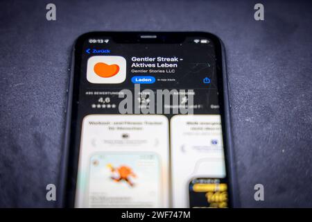Apple App Store auf einem iPhone. Essentials, TOP 10 Workout-Apps. Genter Streik - Aktives Leben. // 29.01.2024 Stockfoto