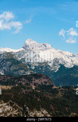 Der Triglav-Gipfel, der höchste Punkt der slowenischen Julischen Alpen vom Vogel aus gesehen Stockfoto