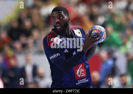 KÖLN, DEUTSCHLAND - 28. JANUAR Lanxess Arena, Männer EHF Euro 2024 Finale Frankreich - Dänemark v.l., Dika Mem (Frankreich), FREISTELLER Stockfoto