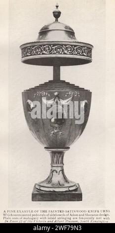 Der Möbelsammler : alte englische Möbel aus dem XVII & XVIII Jahrhunderte. Veröffentlicht im Herbert Jenkins Buch eine Einführung in die Studie der englischen Stile des 17. Und 18. Jahrhunderts von Edward W. Gregory mit 55 Illustrationen typischer Möbelstücke aus öffentlichen und privaten Sammlungen. Ein schönes Beispiel für die bemalten Satinholzmesser Urnen. Die Podeste von Sideboards im Adam- und Sheraton-Design überstiegen. Einfache Mahagoni-Mahagoni mit eingelegten Saiten werden häufig in Raum 57 des Victoria and Albert Museum in South Kensington gefunden Stockfoto