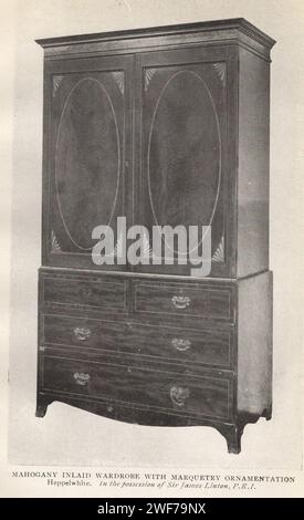 Der Möbelsammler : alte englische Möbel aus dem XVII & XVIII Jahrhunderte. Veröffentlicht im Herbert Jenkins Buch eine Einführung in die Studie der englischen Stile des 17. Und 18. Jahrhunderts von Edward W. Gregory mit 55 Illustrationen typischer Möbelstücke aus öffentlichen und privaten Sammlungen. Mahagoni-Intarsien-Kleiderschrank mit Intarsien-Ornamentik. Heppelweiß. Im Besitz von Sir James Linton. P. R. I. im Victoria and Albert Museum, South Kensington / Sir James Dromgole Linton Stockfoto