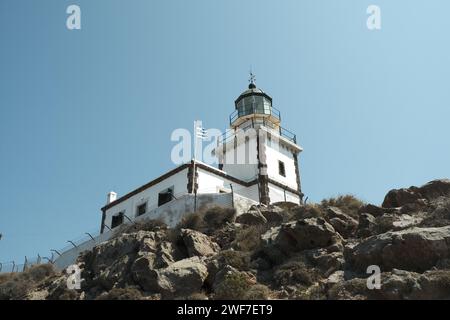 Akrotiri Lighthouse unter einem klaren blauen Himmel Stockfoto