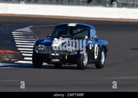 Tim Mogridge, Triumph TR4, HSCC Historic Touring Car Championship mit Ecurie Classic, HSCC Silverstone Finals, mehrere Klassifizierungen kombiniert Stockfoto