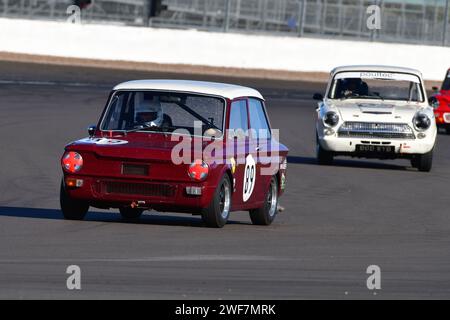 Adrian Oliver, Hillman Imp, HSCC Historic Touring Car Championship mit Ecurie Classic, HSCC Silverstone Finals, mehrere Klassifizierungen kombiniert int Stockfoto