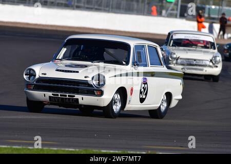 Mike Stephenson, Ford Lotus Cortina, HSCC Historic Touring Car Championship mit Ecurie Classic, HSCC Silverstone Finals, mehrere Classifications com Stockfoto