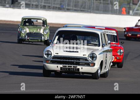 Mike Stephenson, Ford Lotus Cortina, HSCC Historic Touring Car Championship mit Ecurie Classic, HSCC Silverstone Finals, mehrere Classifications com Stockfoto