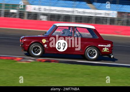 Adrian Oliver, Hillman Imp, HSCC Historic Touring Car Championship mit Ecurie Classic, HSCC Silverstone Finals, mehrere Klassifizierungen kombiniert int Stockfoto