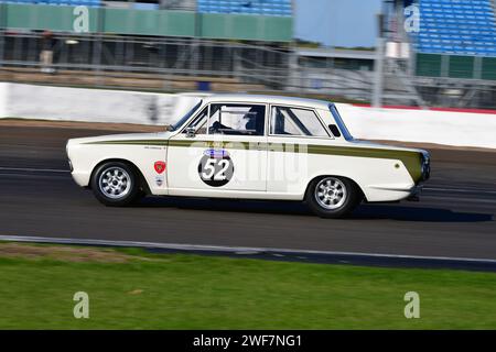 Mike Stephenson, Ford Lotus Cortina, HSCC Historic Touring Car Championship mit Ecurie Classic, HSCC Silverstone Finals, mehrere Classifications com Stockfoto