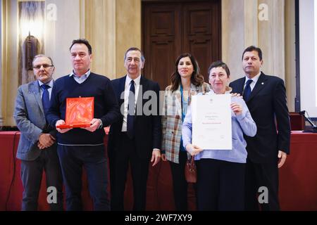 Mailand, Italien. Januar 2024. Foto Alessandro Bremec/LaPresse29-01-2024 Milano, Italia - Cronaca - La Cerimonia di riconoscimento delle botteghe storiche a Palazzo Marino a Milano. Nella Foto: Macelleria Raimondi 29. Januar 2024 Milano Italien - Nachrichten - die Anerkennungszeremonie der historischen Werkstätten im Palazzo Marino in Mailand. Auf dem Foto: Ein Moment der Zeremonie Credit: LaPresse/Alamy Live News Stockfoto