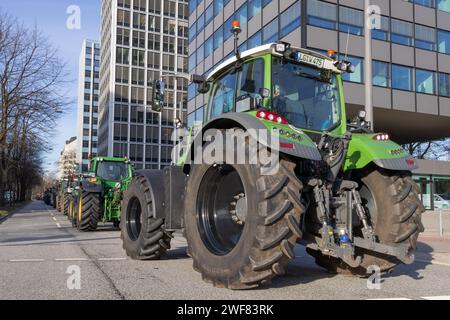 Hamburg, Deutschland - 01292024: Bauern protestieren in Hamburg gegen die Bundesregierung Stockfoto