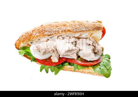 Sandwich mit hausgemachter Leberpastete, Rucola, Tomate, Ei und Kräutern. Isoliert auf weißem Hintergrund. Draufsicht Stockfoto