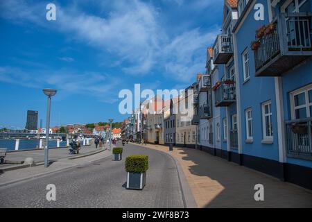 Sonderborg, Dänemark 16. Mai 2023, die Straße an der Promenade der dänischen Stadt Sonderborg Stockfoto