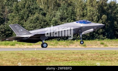 US Air Force 495th Fighter Squadron Lockheed Martin F-35 Lightning II Kampfflugzeuge vom Lakenheath Airbase starten von kleine-Brogel Airbase. P Stockfoto