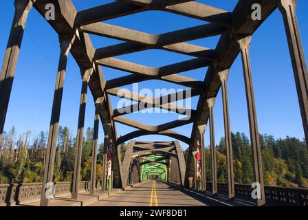 Umpqua River Bridge, Reedsport, Pacific Coast Scenic Byway, Oregon Stockfoto