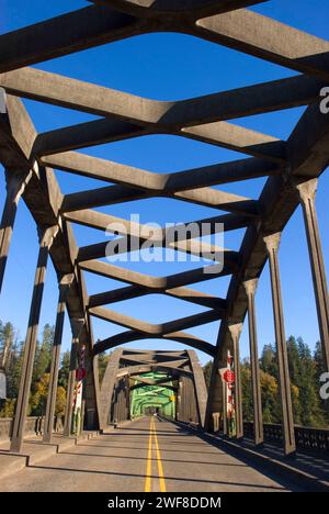 Umpqua River Bridge, Reedsport, Pacific Coast Scenic Byway, Oregon Stockfoto