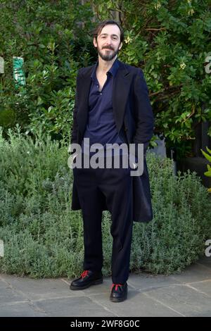 Rom, Italien. Januar 2024. Pierluigi Pasino nimmt am Fotoruf der Rai-fernsehserie „Mameli“ in der Viale Mazzini Teil. (Foto: Mario Cartelli/SOPA Images/SIPA USA) Credit: SIPA USA/Alamy Live News Stockfoto