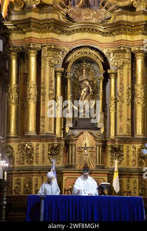 Die Metropolitan Cathedral ist der Hauptsitz der katholischen Kirche in Argentinien und ist der Ort, an dem Papst Franziskus, wie Erzbischof Jorge Bergoglio, die Messe veranstaltete. Stockfoto