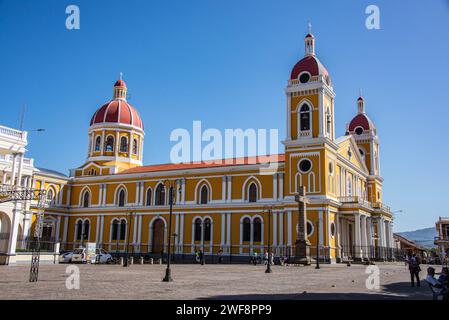 Die wunderschöne neoklassizistische Kathedrale von Granada (Maria Himmelfahrt), Granada, Nicaragua Stockfoto